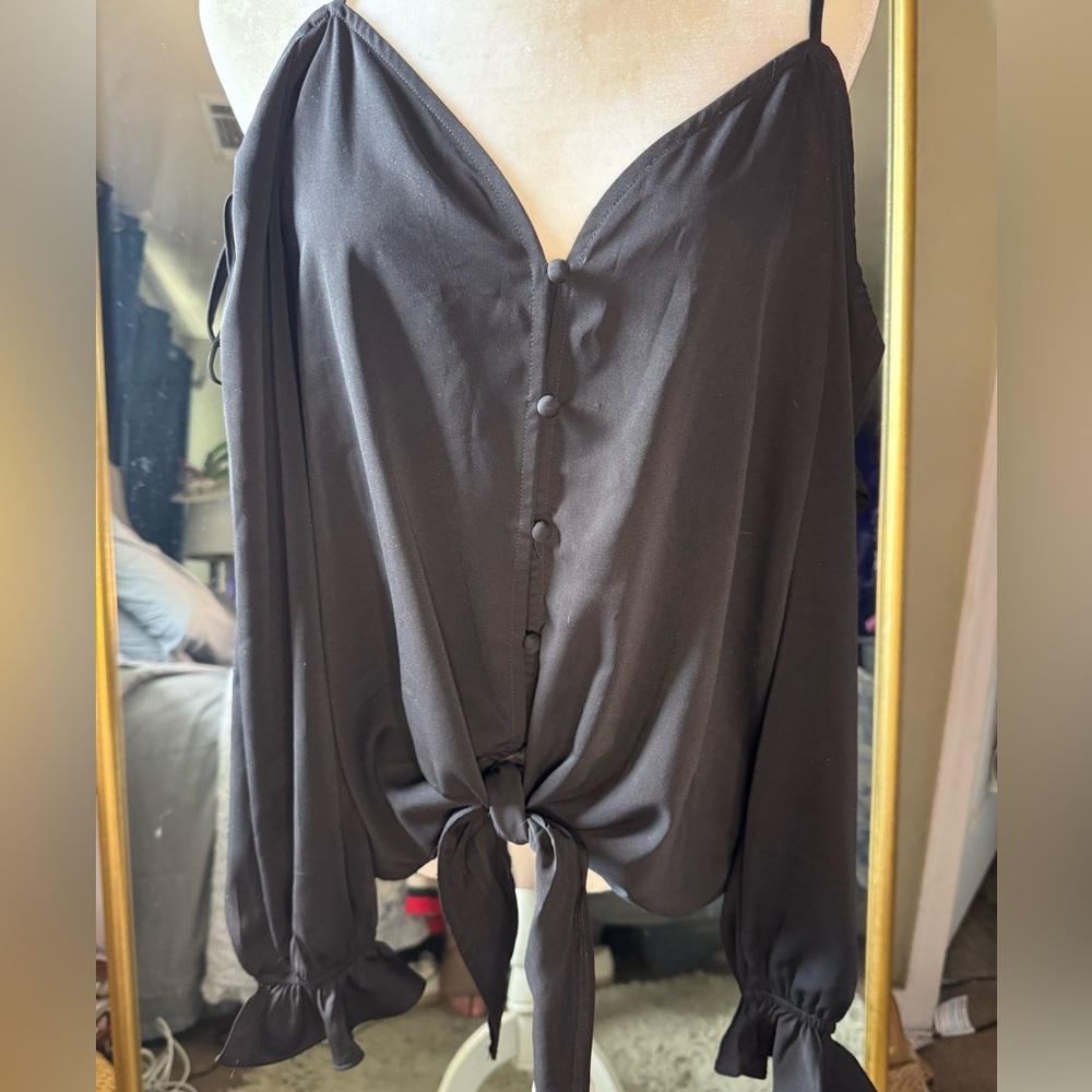 Elegant Black Button-Down Women's Top - Picture 2 of 8